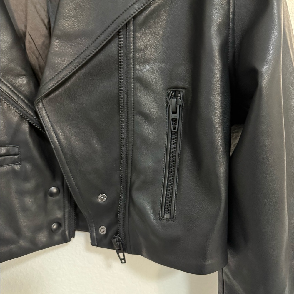 BLANKNYC High Standard Vegan Faux-Leather Crop Moto Jacket Black Size S Small - Picture 6 of 10